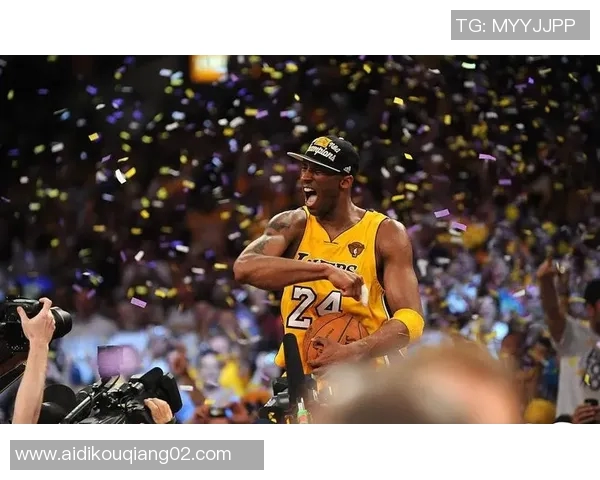 科比传奇:从篮球场上的黑曼巴到全球偶像的崛起与影响力分析 科比传奇:从篮球场上的黑曼巴到全球偶像的崛起与影响力分析