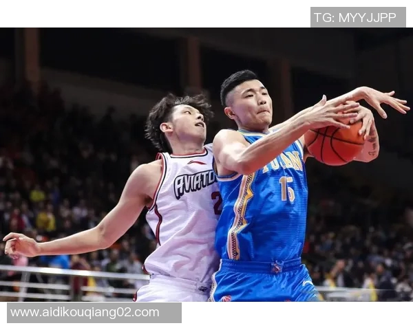 深圳队与浙江队激战正酣谁能在这场篮球赛中笑到最后